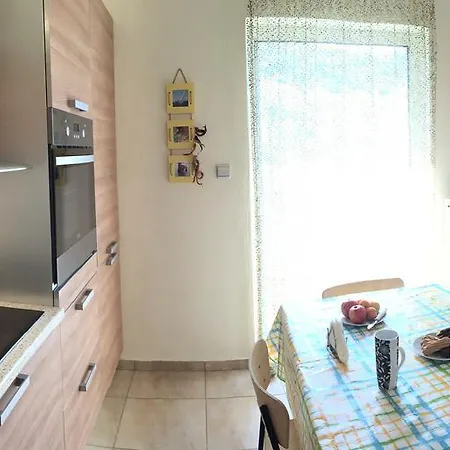 Semesterbostad Kmd House Nea Iraklitsa