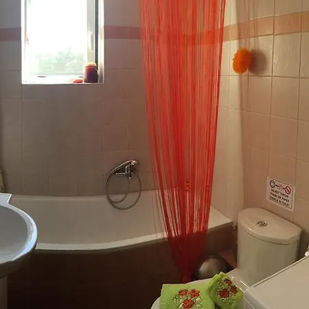 Nyaraló Kmd House *